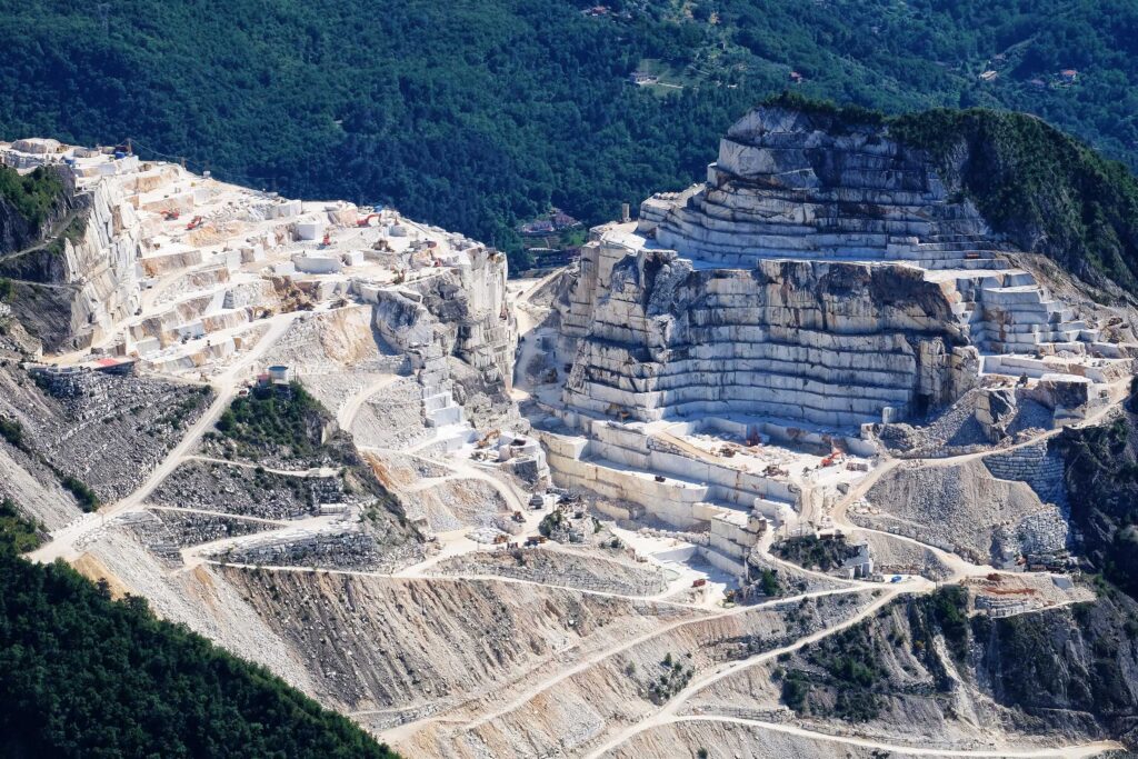 Cave marmo carrara